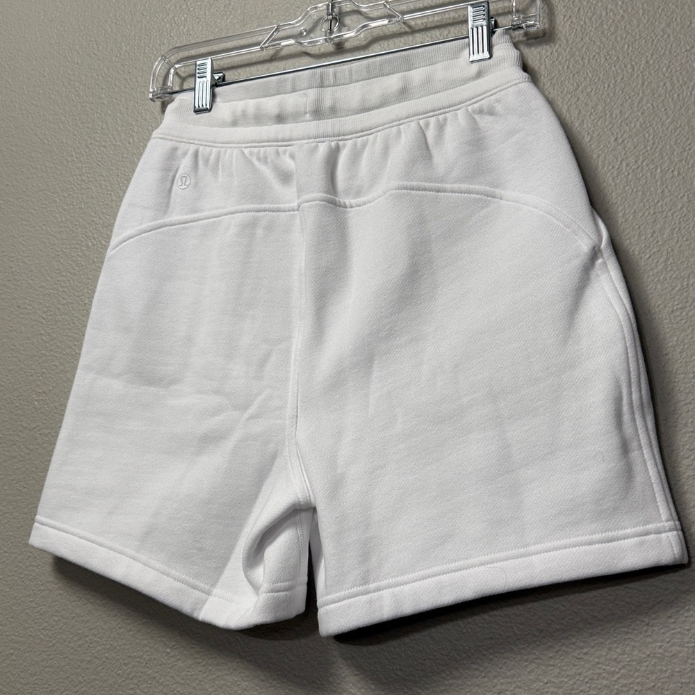Lululemon Scuba High-Rise Shorts 5” - Picture 15 of 16